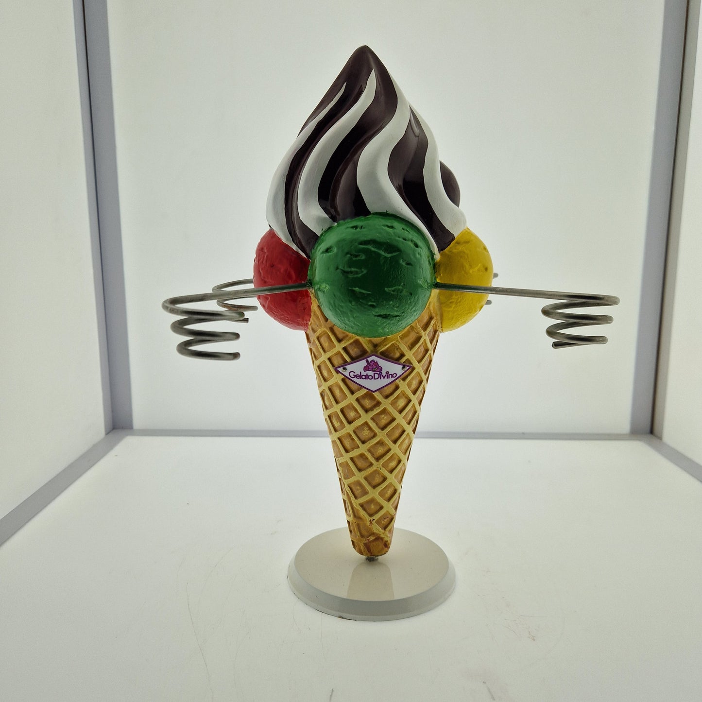 Cone a glace de comptoir 4 boules chantilly