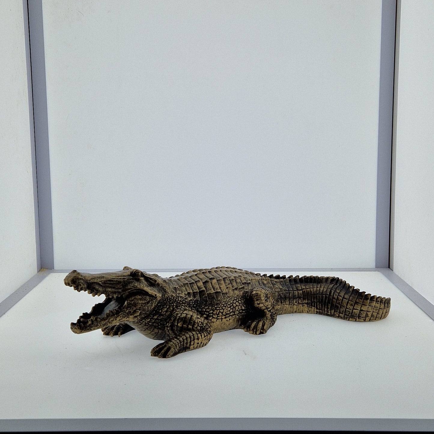 Crocodile allongé 44cm - Art du château