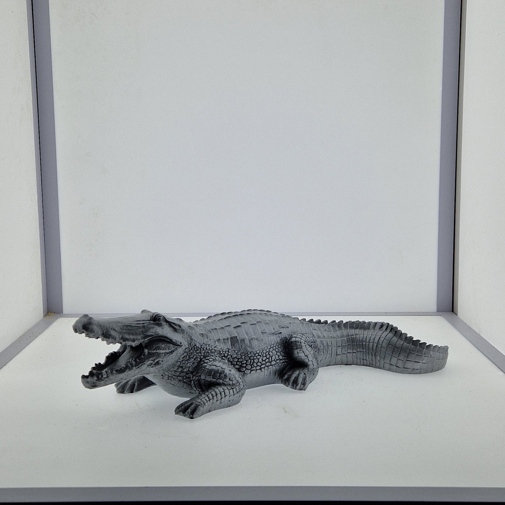 Crocodile allongé 44cm - Art du château