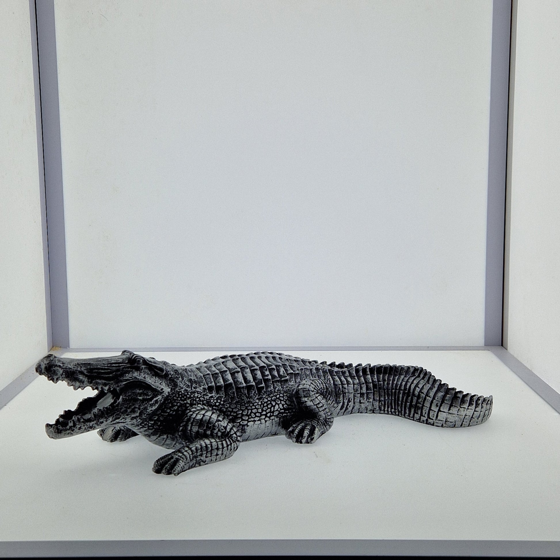 Crocodile allongé 44cm - Art du château